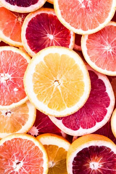 slices of oranges and grapefruit